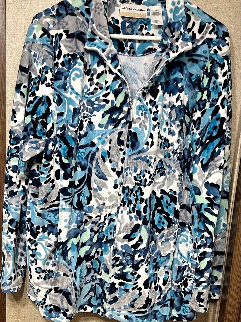 Alfred Dunner Abstract Print Blouse in Blue & White Size 16W Like New